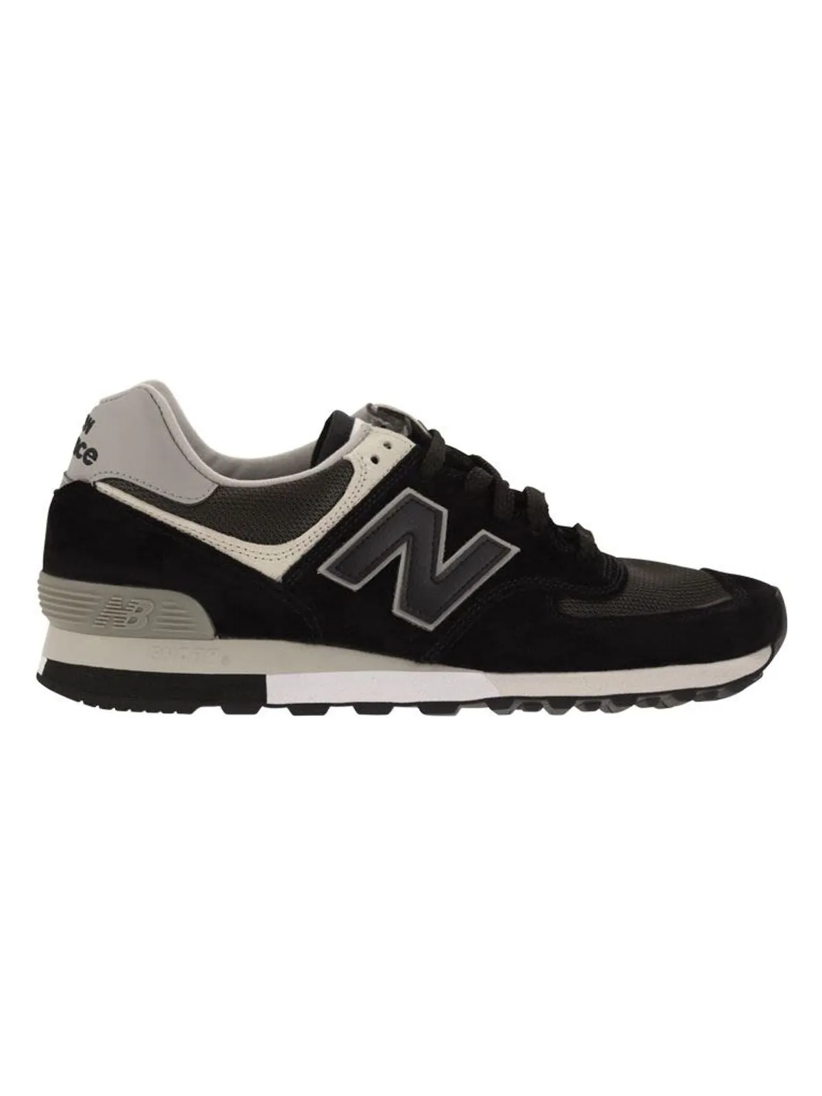 576 - SNEAKERS